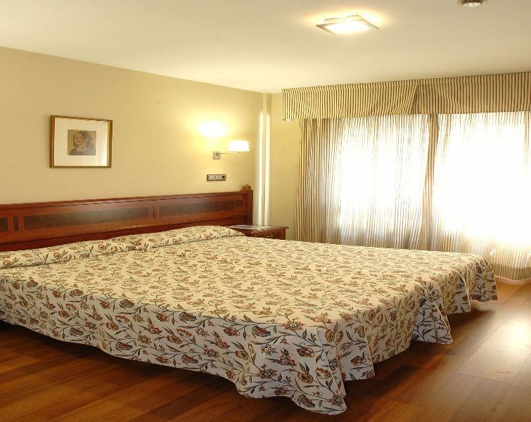 Reyes Catolicos Hotel Seville Phòng bức ảnh