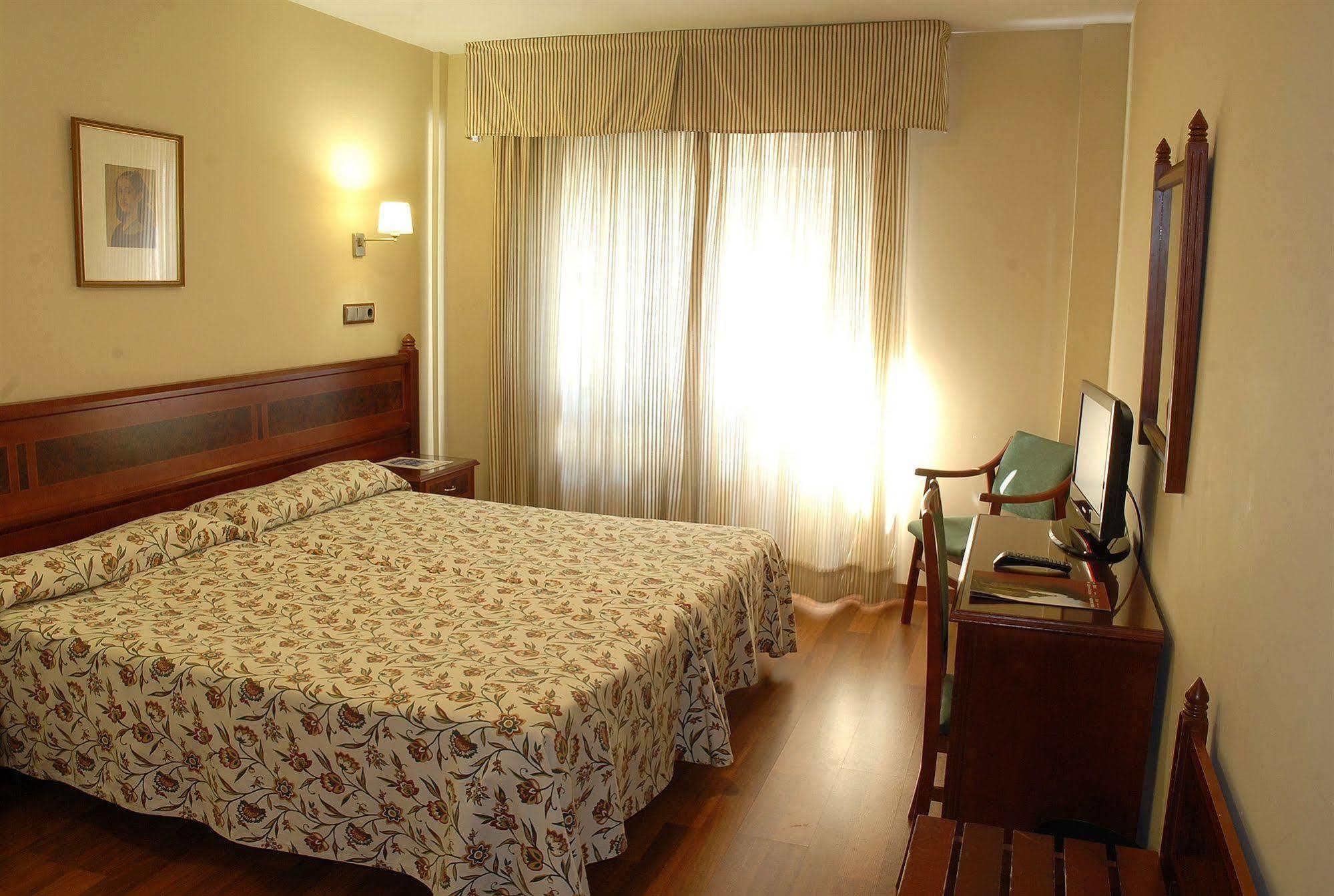 Reyes Catolicos Hotel Seville Phòng bức ảnh